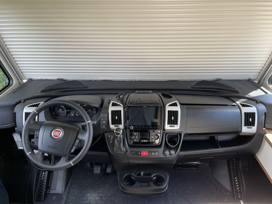 Dethleffs XLi 90-Edition Cockpit