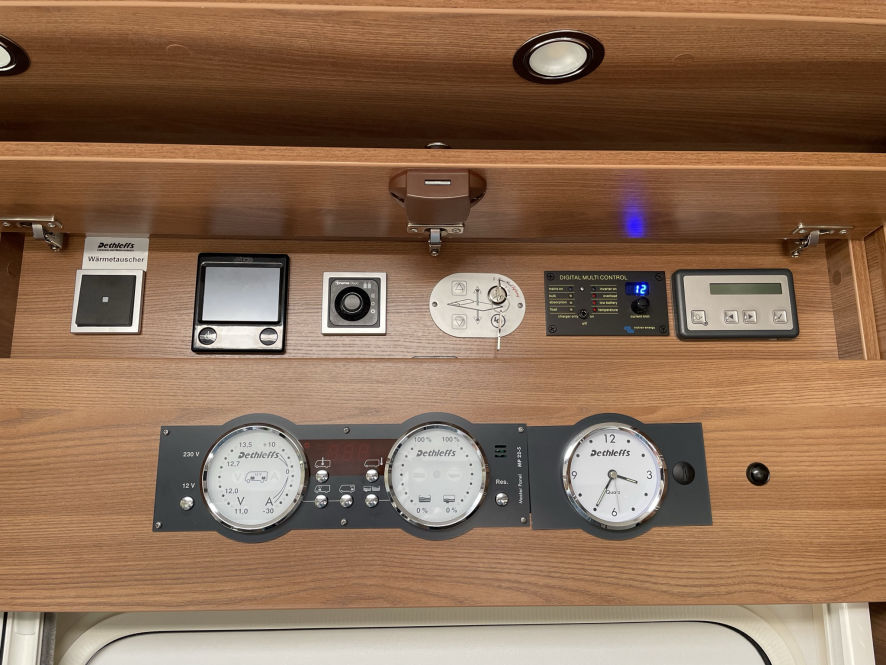 Dethleffs XLi 90-Edition Boardpanel